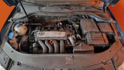 
										Volkswagen Passat 2.0 FSI completo									