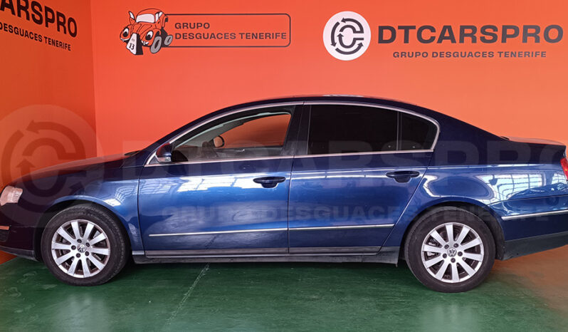 
								Volkswagen Passat 2.0 FSI completo									