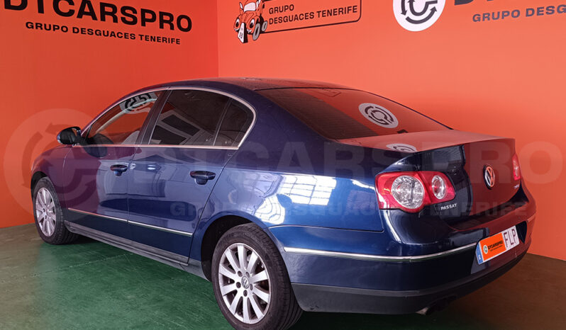 
								Volkswagen Passat 2.0 FSI completo									