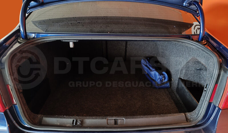 
								Volkswagen Passat 2.0 FSI completo									